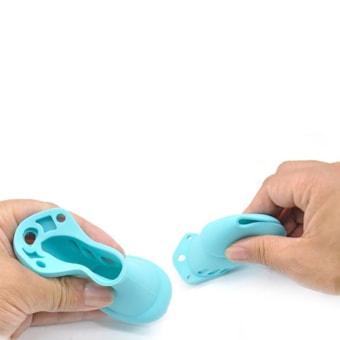 Cinto de Castidade Feito em Silicone Tipo Curto e Fechado com Cadeado e Chave