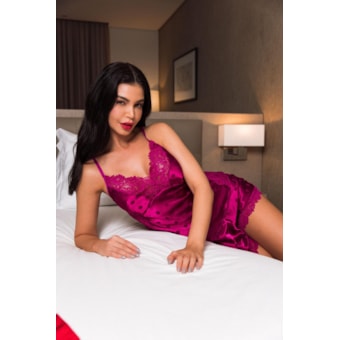 Garota Veneno - Short Doll Sem Bojo Em Cetim Poá Com Detalhes Em Renda