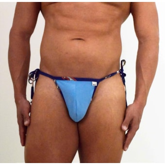 SD Clothing - Fio Dental Azul com Tiras Estampadas Ousado e Moderno