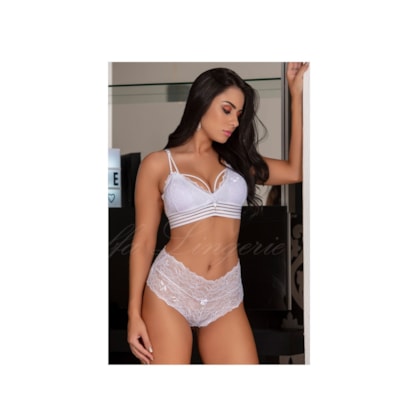 Yaffa Lingerie 7010 - Conjunto Strappy Com Bojo Removível e Calcinha Hot Pant